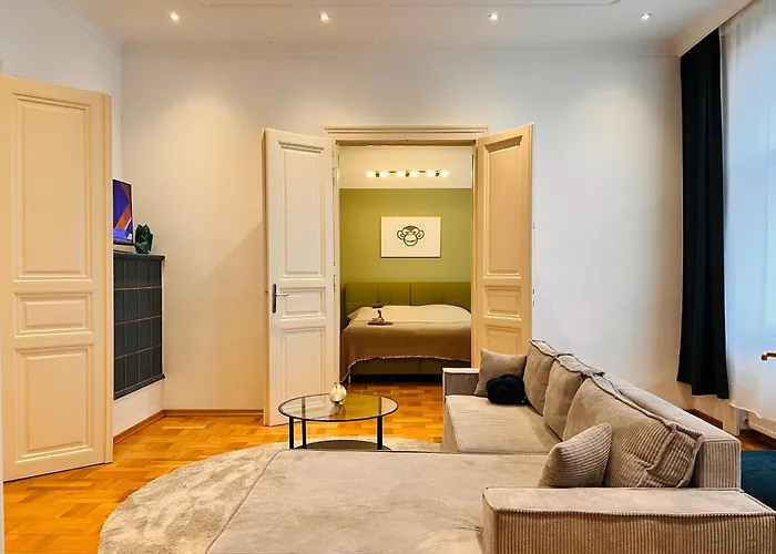 Servus Homes - Friends & Family Апартаменти *